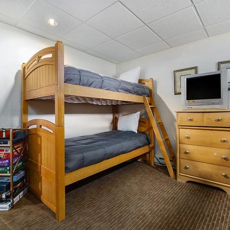 Boyne Mountain Getaway, Unit B Aparthotel Boyne Falls Kültér fotó